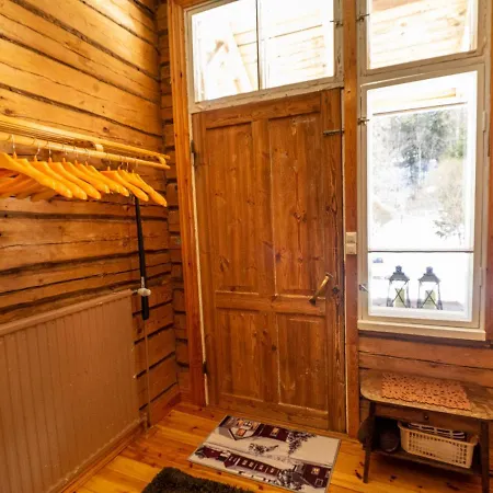 Koskivaara - Vanha Koulu - Old School *