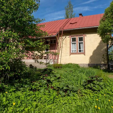 펜션 Koskivaara - Vanha Koulu - Old School Vuolenkoski