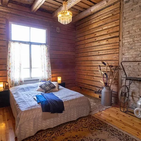 Ferienhaus Koskivaara - Vanha Koulu - Old School Vuolenkoski